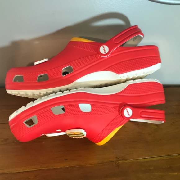 Crocs classic limited edition red Ronald McDonald’s clog - Picture 7 of 16